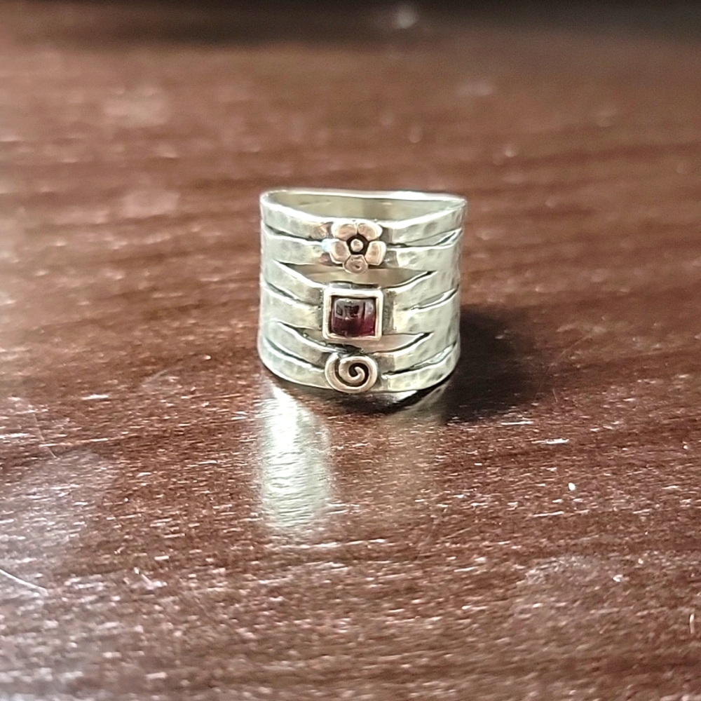 Silpada Sterling Garnet Flower Swirl Ring Size 8